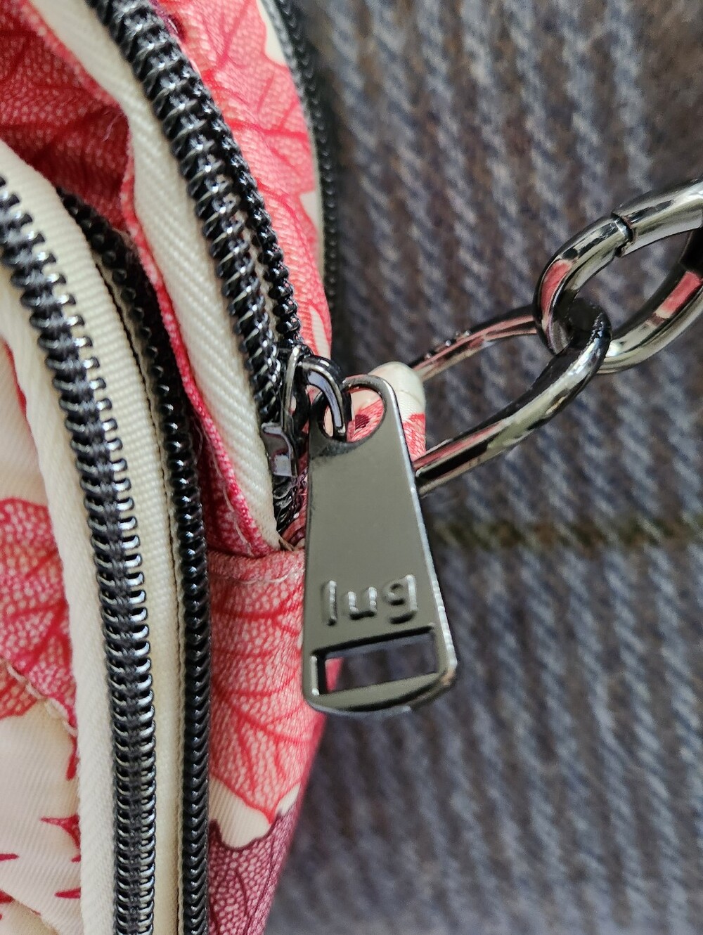 Lug Skeeter Leaf-Print Crossbody Bag Pinks And Cream Color - Picture 13 of 14